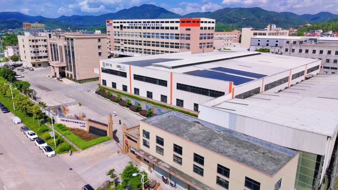 شركة Guohua للأبواب والنوافذ وPenghao Glass تتحدان لإنشاء فصل جديد في الأبواب والنوافذ المتطورة